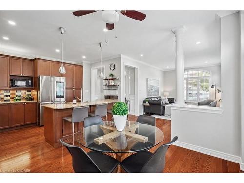 3105 Jenn Avenue, Burlington, ON - Indoor Photo Showing Kitchen With Upgraded Kitchen