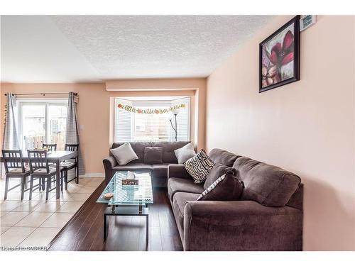 7-1540 Upper Gage Avenue, Hamilton, ON - Indoor Photo Showing Living Room