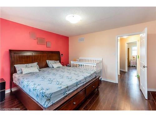 7-1540 Upper Gage Avenue, Hamilton, ON - Indoor Photo Showing Bedroom