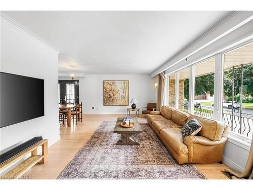 424 Targa Road, Mississauga, ON - Indoor Photo Showing Living Room