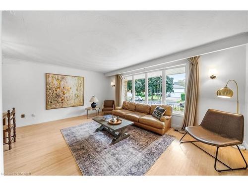 424 Targa Road, Mississauga, ON - Indoor Photo Showing Living Room