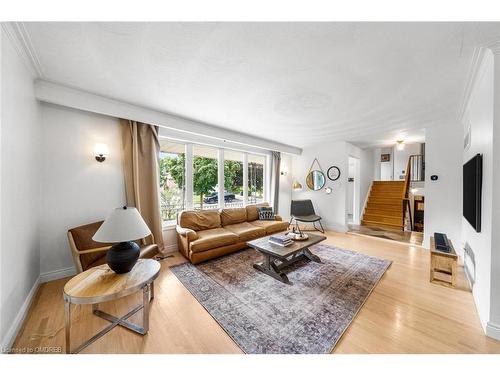 424 Targa Road, Mississauga, ON - Indoor Photo Showing Living Room