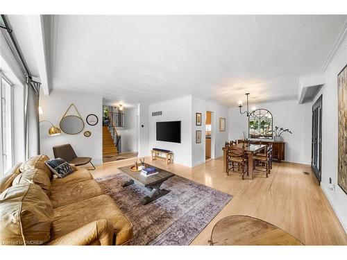 424 Targa Road, Mississauga, ON - Indoor Photo Showing Living Room