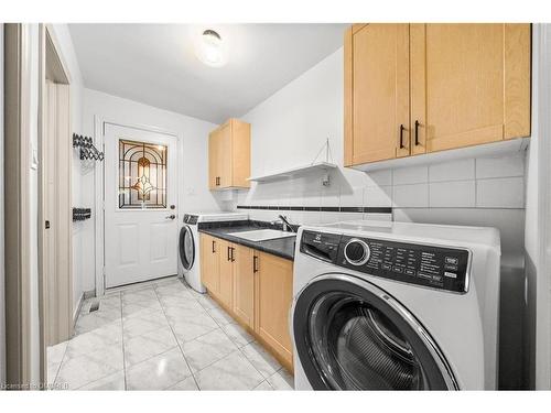 424 Targa Road, Mississauga, ON - Indoor Photo Showing Laundry Room