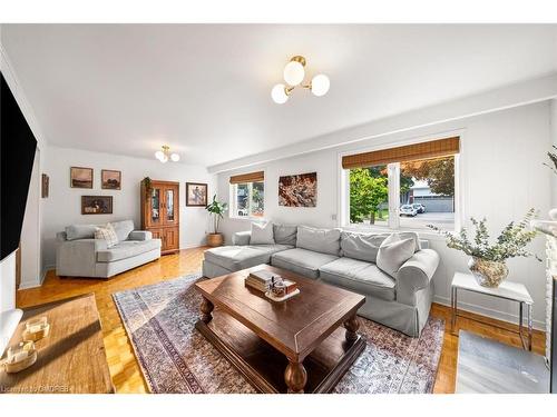 424 Targa Road, Mississauga, ON - Indoor Photo Showing Living Room