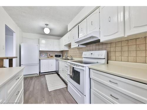 1706-375 King Street N, Waterloo, ON - Indoor Photo Showing Kitchen