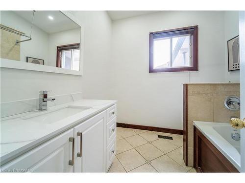 2682 Truscott Drive, Mississauga, ON - Indoor Photo Showing Other Room