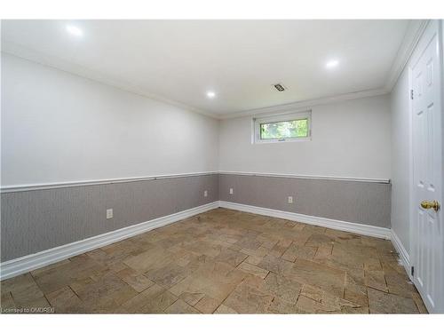 2682 Truscott Drive, Mississauga, ON - Indoor Photo Showing Kitchen