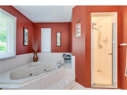 566 Blenheim Crescent, Oakville, ON - Indoor Photo Showing Bathroom