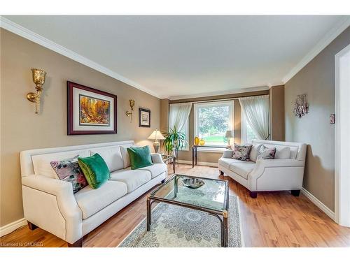 566 Blenheim Crescent, Oakville, ON - Indoor Photo Showing Living Room