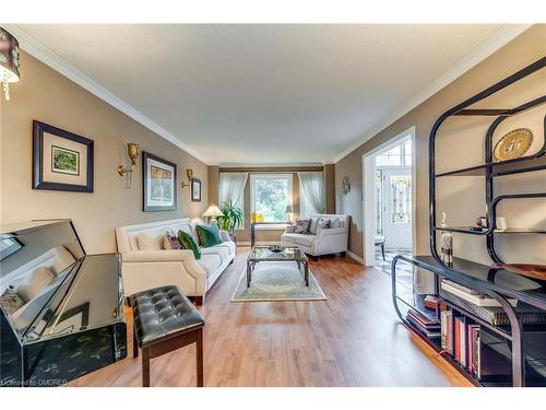 566 Blenheim Crescent, Oakville, ON - Indoor Photo Showing Living Room