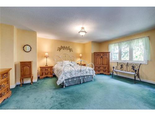 566 Blenheim Crescent, Oakville, ON - Indoor Photo Showing Bedroom