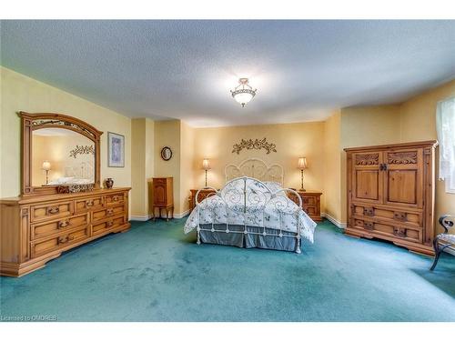 566 Blenheim Crescent, Oakville, ON - Indoor Photo Showing Bedroom