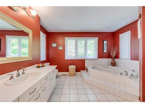 566 Blenheim Crescent, Oakville, ON - Indoor Photo Showing Bathroom