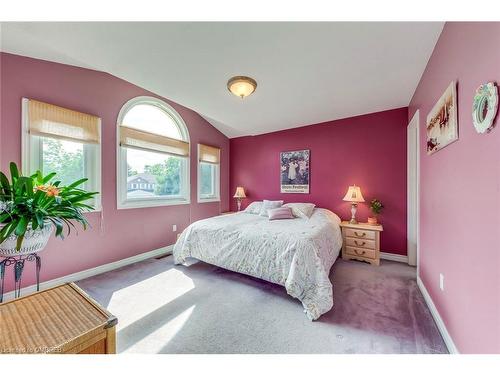 566 Blenheim Crescent, Oakville, ON - Indoor Photo Showing Bedroom