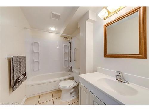 566 Blenheim Crescent, Oakville, ON - Indoor Photo Showing Bathroom