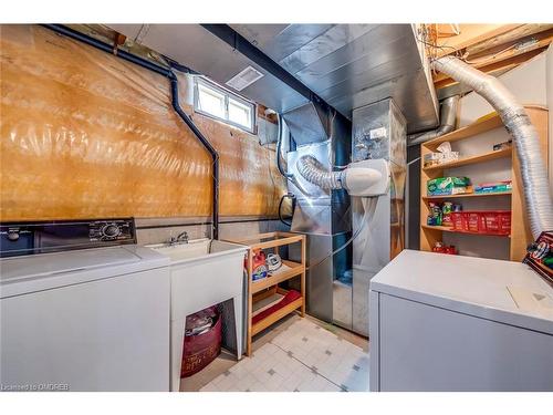 566 Blenheim Crescent, Oakville, ON - Indoor Photo Showing Laundry Room