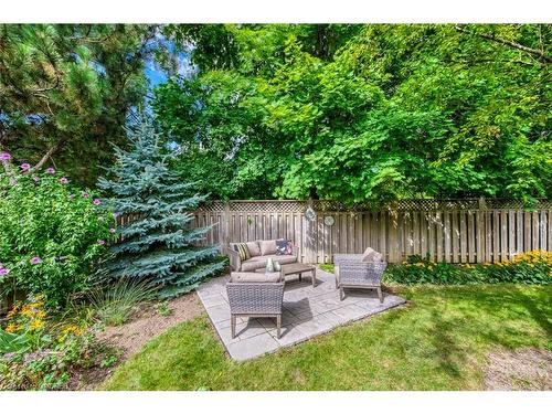 566 Blenheim Crescent, Oakville, ON - Outdoor