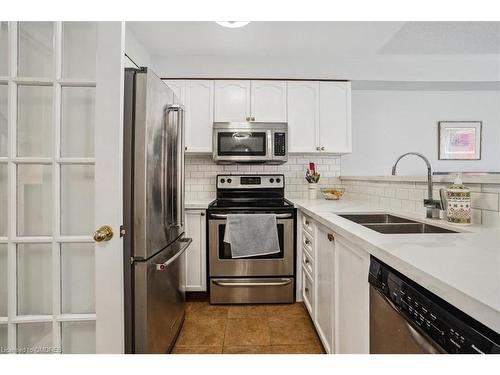 2403 Emerson Drive, Burlington, ON - Indoor Photo Showing Kitchen With Stainless Steel Kitchen With Double Sink With Upgraded Kitchen