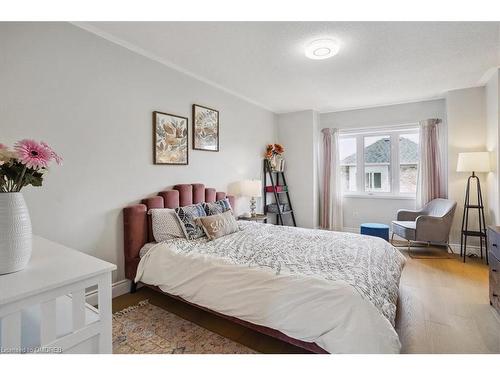 2403 Emerson Drive, Burlington, ON - Indoor Photo Showing Bedroom