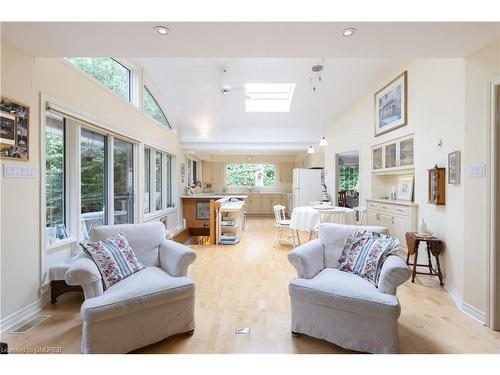 117 Watson Avenue, Oakville, ON - Indoor Photo Showing Living Room