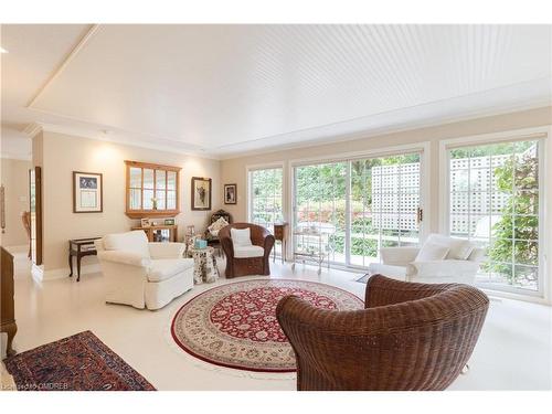 117 Watson Avenue, Oakville, ON - Indoor Photo Showing Living Room