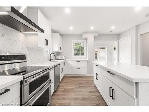 116 Arthur Street, St. Catharines, ON - Indoor Photo Showing Kitchen With Upgraded Kitchen