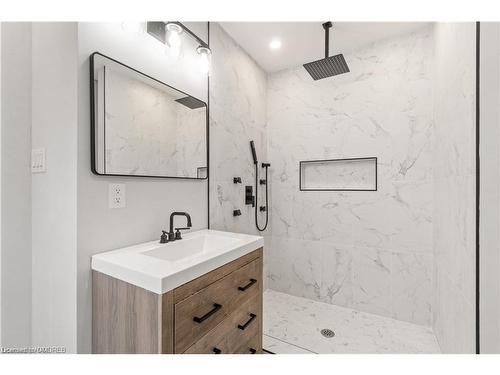 116 Arthur Street, St. Catharines, ON - Indoor Photo Showing Bathroom