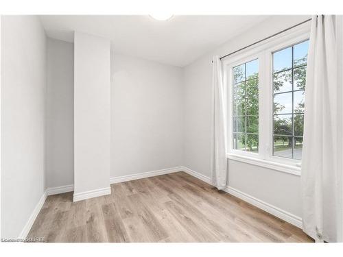 116 Arthur Street, St. Catharines, ON - Indoor Photo Showing Other Room