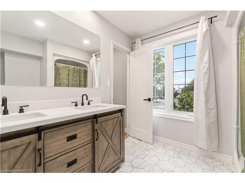 116 Arthur Street, St. Catharines, ON - Indoor Photo Showing Bathroom