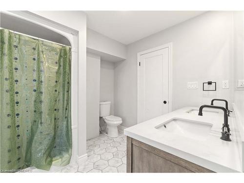 116 Arthur Street, St. Catharines, ON - Indoor Photo Showing Bathroom