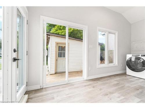 116 Arthur Street, St. Catharines, ON - Indoor Photo Showing Laundry Room