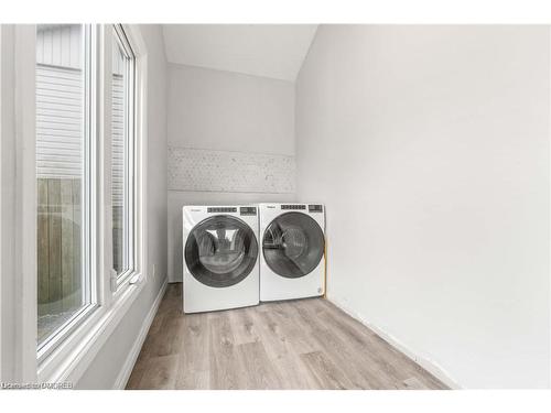 116 Arthur Street, St. Catharines, ON - Indoor Photo Showing Laundry Room