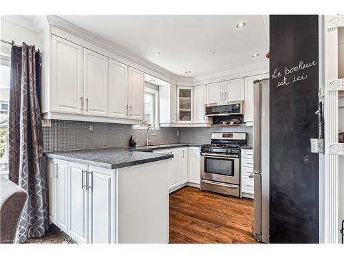 3227 Raindance Crescent, Mississauga, ON - Indoor Photo Showing Kitchen