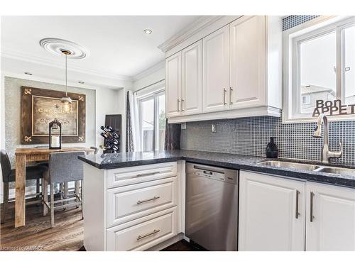 3227 Raindance Crescent, Mississauga, ON - Indoor Photo Showing Kitchen With Double Sink With Upgraded Kitchen