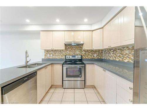 5953 Tenth Line W, Mississauga, ON - Indoor Photo Showing Kitchen With Stainless Steel Kitchen With Double Sink With Upgraded Kitchen