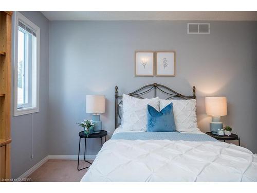 79 Ironstone Drive, Cambridge, ON - Indoor Photo Showing Bedroom