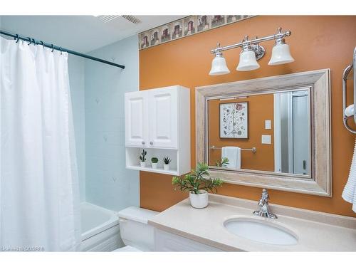 79 Ironstone Drive, Cambridge, ON - Indoor Photo Showing Bathroom