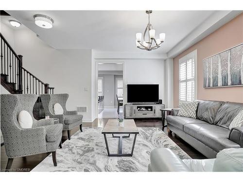 392 Grindstone Trail Trail, Oakville, ON - Indoor Photo Showing Living Room