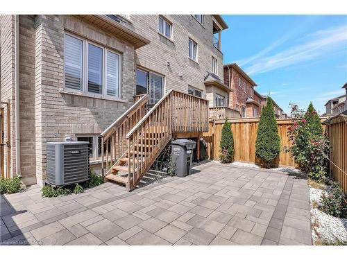 392 Grindstone Trail Trail, Oakville, ON - Outdoor With Exterior