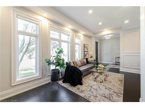 427 Pinegrove Road, Halton, ON - Indoor Photo Showing Living Room