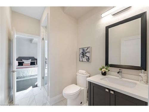 427 Pinegrove Road, Halton, ON - Indoor Photo Showing Bathroom