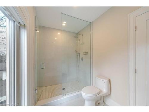 427 Pinegrove Road, Halton, ON - Indoor Photo Showing Bathroom