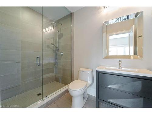 427 Pinegrove Road, Halton, ON - Indoor Photo Showing Bathroom