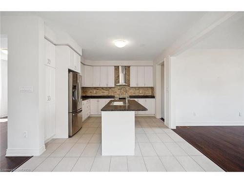 8 Slater Mill Place, Waterdown, ON - Indoor Photo Showing Kitchen