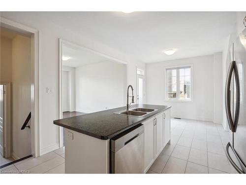 8 Slater Mill Place, Waterdown, ON - Indoor Photo Showing Kitchen With Double Sink With Upgraded Kitchen