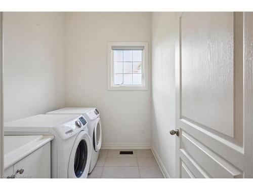 8 Slater Mill Place, Waterdown, ON - Indoor Photo Showing Laundry Room