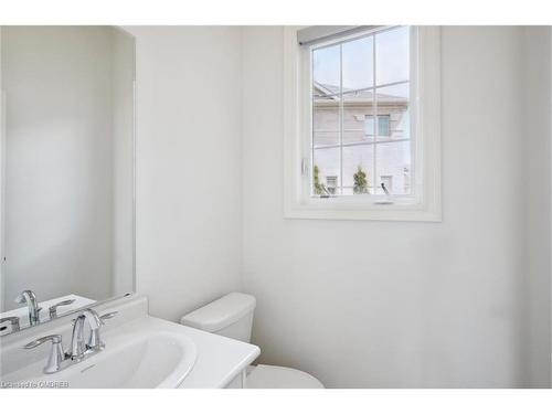 8 Slater Mill Place, Waterdown, ON - Indoor Photo Showing Bathroom