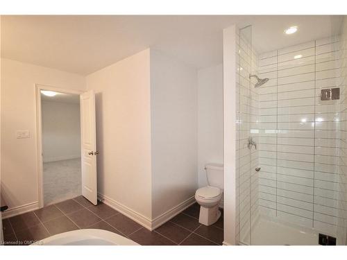 8 Slater Mill Place, Waterdown, ON - Indoor Photo Showing Bathroom