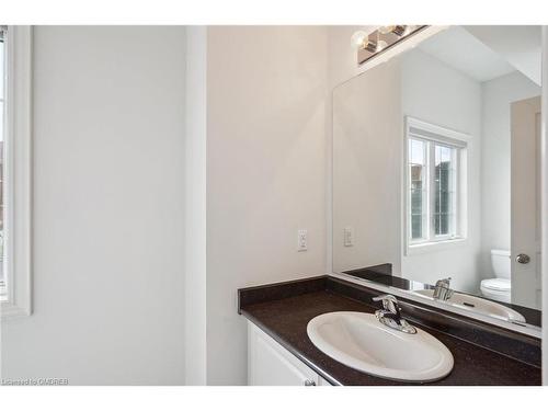 8 Slater Mill Place, Waterdown, ON - Indoor Photo Showing Bathroom